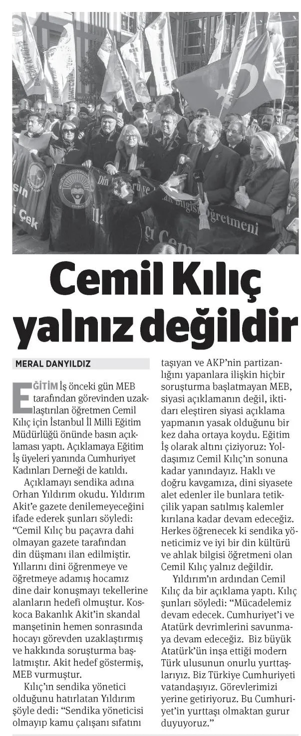 Birgün - Cemil Kılıç`ın Görevden Alınmasını İstanbul Milli Eğitim Müdürlüğü Önünde Protesto Ettik | EĞİTİM İŞ