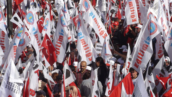 YENİ ŞUBELERLE ÇIĞ GİBİ BÜYÜYORUZ | EĞİTİM İŞ
