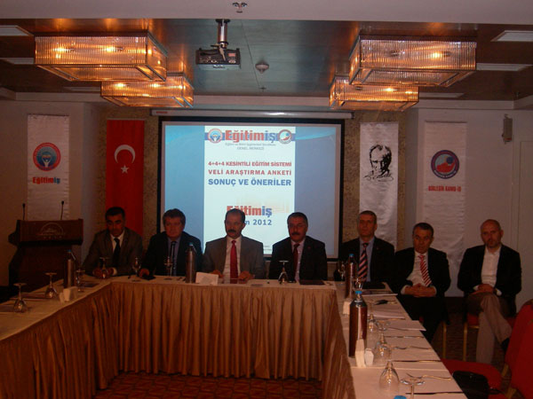  ÖĞRENCİ VELİLERİ 4+4+4’E DESTEK VERMİYOR | EĞİTİM İŞ