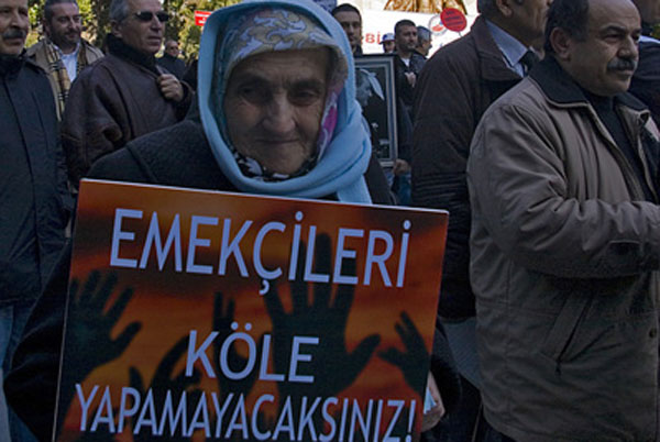 YETKİLİ SENDİKALAR ETKİSİNİ GÖSTEREMEDİ | EĞİTİM İŞ