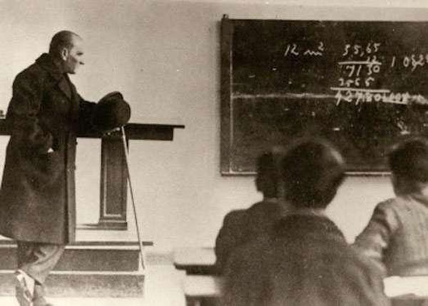 CUMHURİYET VE AYDINLANMA DEVRİMİNİN BELLEKLERİ AYDINLATAN, BİLİNCİ YÜKSELTEN IŞIĞI: DİL DEVRİMİ’NİN 83.YILDÖNÜMÜNÜ KUTLUYORUZ | EĞİTİM İŞ