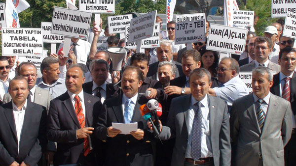 2011-2012 EĞİTİM-ÖĞRETİM YILINA YENİ BAKANLA VE YENİ SORUNLARLA BAŞLIYORUZ | EĞİTİM İŞ