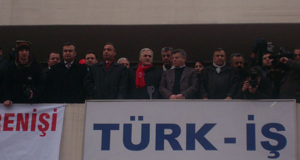 EĞİTİM-İŞ TEKEL İŞÇİLERİNİN YANINDA | EĞİTİM İŞ
