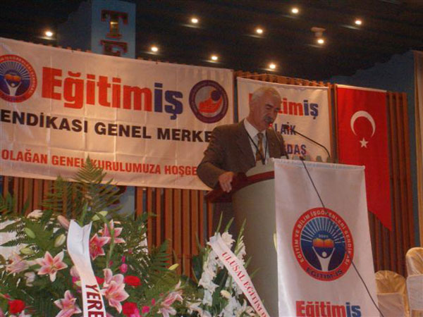 YÜKSEL ADIBELLİ YENİDEN GENEL BAŞKANLIĞA SEÇİLDİ | EĞİTİM İŞ