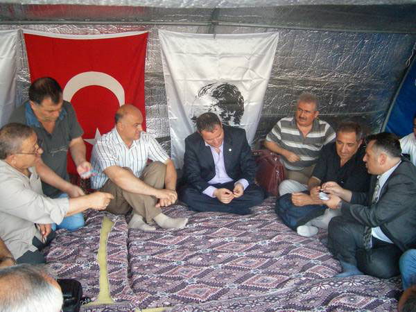 BİRLEŞİK KAMU-İŞ’TEN KAMU-SEN ÇADIRINA ZİYARET | EĞİTİM İŞ