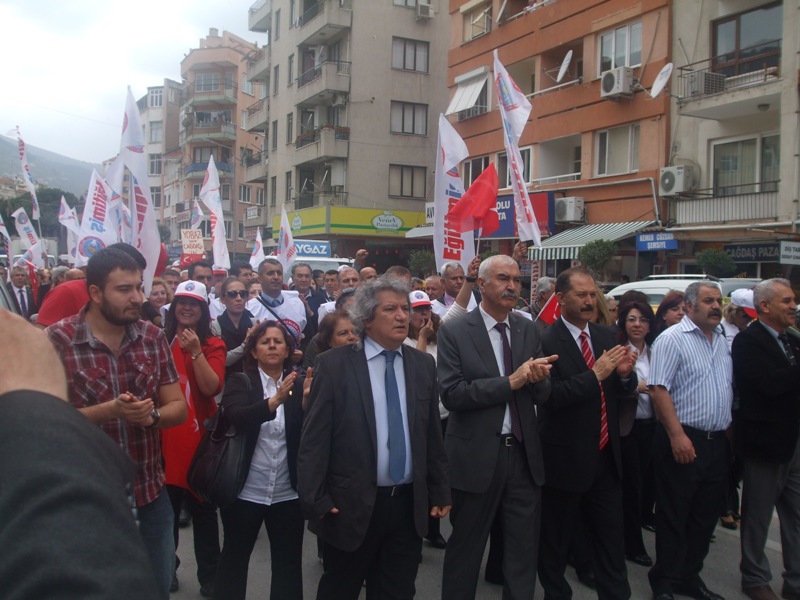  SALDIRIYA UĞRAYAN MANİSA ŞUBE BAŞKANIMIZIN YANINDAYDIK | EĞİTİM İŞ