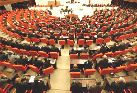 KENDİNİZİN DEĞİL HALKIN VEKİLİ OLDUĞUNUZU GÖSTERİN | EĞİTİM İŞ
