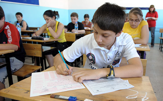 SINAV SİSTEMİYLE OYNAYARAK EĞİTİMDEKİ SORUNLAR ÇÖZÜLMEZ  | EĞİTİM İŞ