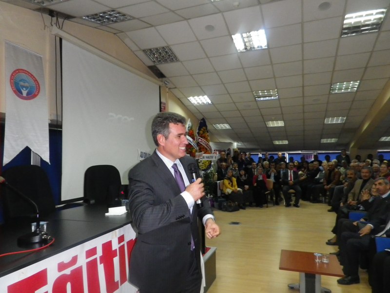 KONYA ŞUBEMİZDEN “CUMHURİYET VE DEMOKRASİ” KONFERANSI  | EĞİTİM İŞ