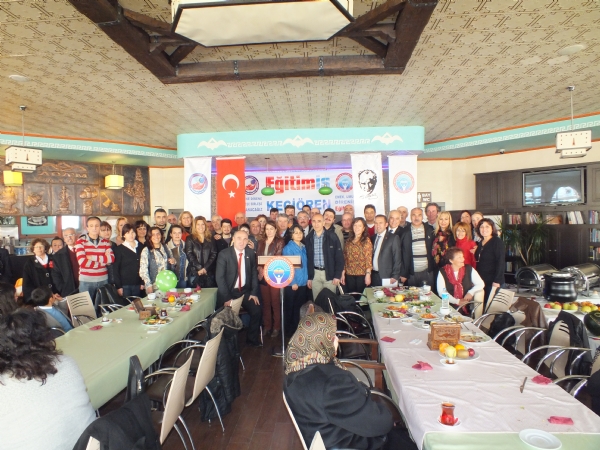 KEÇİÖREN İLÇE TEMSİLCİLİĞİ ÖĞRETMENLER GÜNÜNÜ KAHVALTIDA KUTLADI  | EĞİTİM İŞ