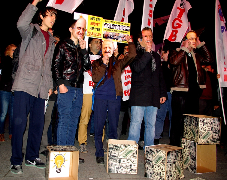 İSTANBUL ŞUBELERİMİZ HÜKÜMETİ PROTESTO ETTİ  | EĞİTİM İŞ