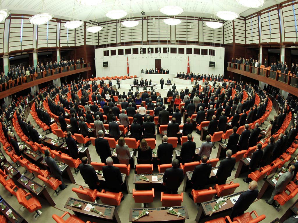 AKP’NİN TORBASINDA HUKUKA YER YOK | EĞİTİM İŞ