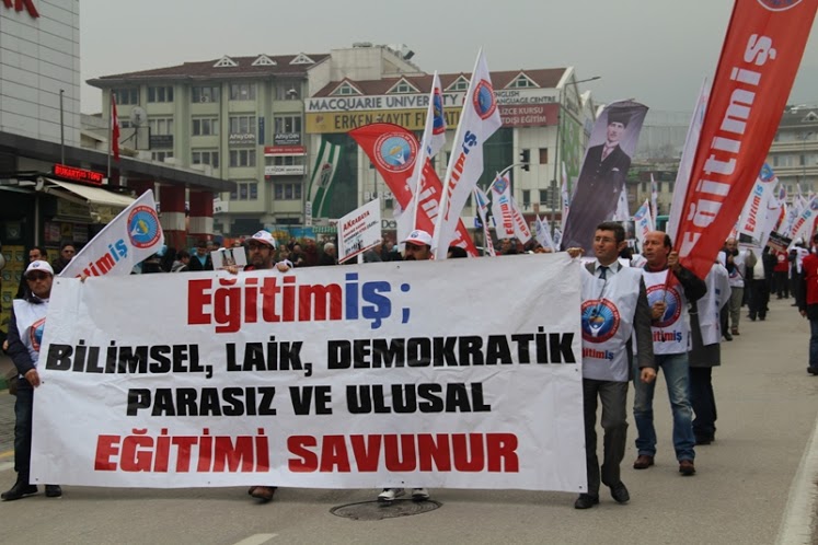 LAİK EĞİTİM VE EMEĞE SAYGI YÜRÜYÜŞÜ BURSA’DA  | EĞİTİM İŞ