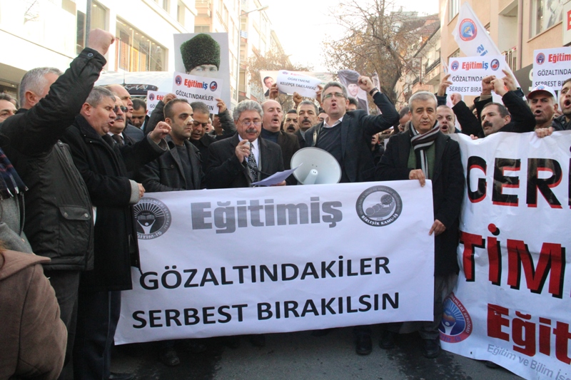 POLİS MÜDAHALESİNİ VE GÖZALTILARI PROTESTO ETTİK | EĞİTİM İŞ