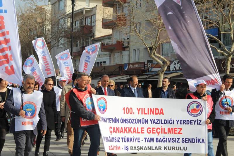 EĞİTİM-İŞ’TEN “TAM BAĞIMSIZ TÜRKİYE” YÜRÜYÜŞÜ | EĞİTİM İŞ