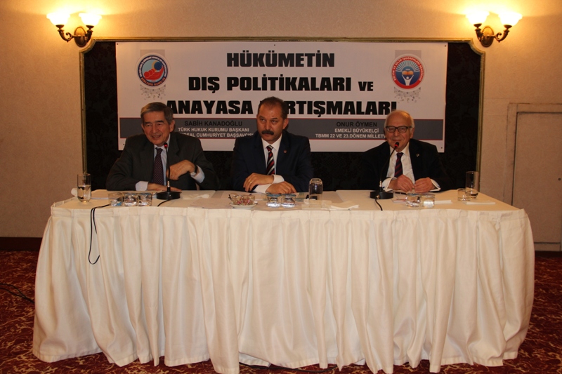 “HÜKÜMETİN DIŞ POLİTİKASI VE YENİ ANAYASA TARTIŞMALARI” PANELİNİ GERÇEKLEŞTİRDİK | EĞİTİM İŞ