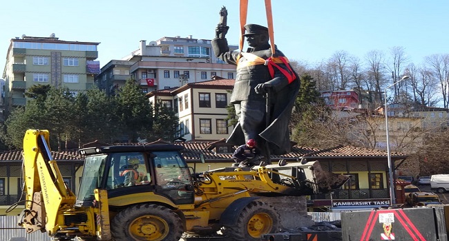 RİZE’DEKİ ATATÜRK ANITI DERHAL YERİNE TAŞINMALIDIR | EĞİTİM İŞ