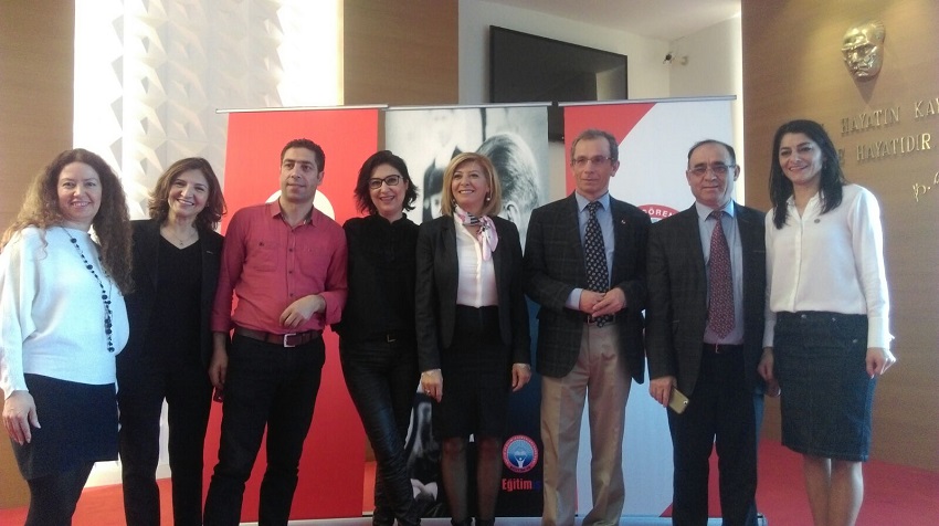 İZMİR 3 NO’LU ŞUBEMİZDEN HUKUK VE DEMOKRASİ KONFERANSI  | EĞİTİM İŞ