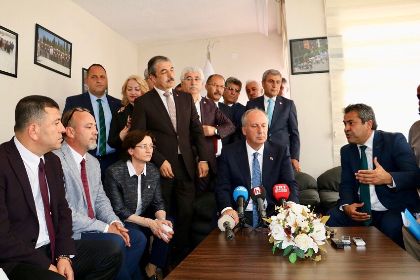 MUHARREM İNCE KONFEDERASYONUMUZ BİRLEŞİK KAMU-İŞ’İ ZİYARET ETTİ  | EĞİTİM İŞ