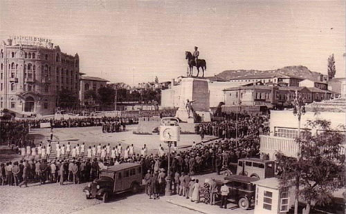 ANKARA BAĞIMSIZLIĞIMIZIN SİMGESİDİR | EĞİTİM İŞ