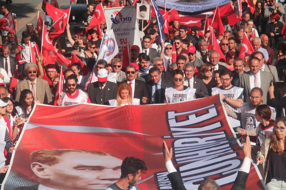 29 EKİM CUMHURİYET BAYRAMI’NDA ANITKABİR’E YÜRÜDÜK  | EĞİTİM İŞ