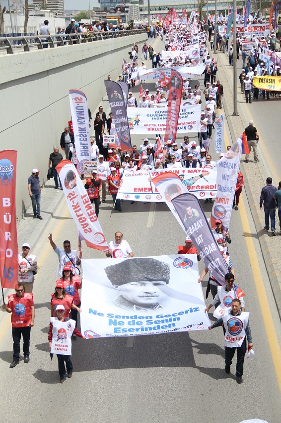 1 MAYIS’I TANDOĞAN MEYDANINDA KUTLADIK | EĞİTİM İŞ