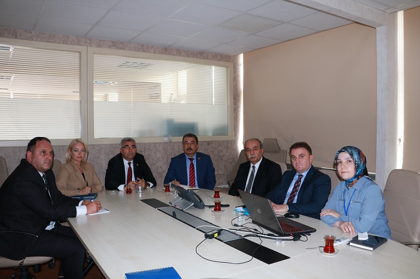 ÖĞRETMENLİK MESLEK KANUNU VE YÖNETİCİ GÖREVLENDİRME TASLAKLARINA İLİŞKİN MEB İLE GÖRÜŞ ALIŞVERİŞİNDE BULUNDUK | EĞİTİM İŞ
