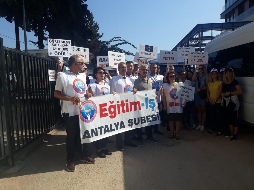 ANTALYA ŞUBEMİZDEN ÖĞRETMEN DÖVEN MÜDÜRE TEPKİ  | EĞİTİM İŞ