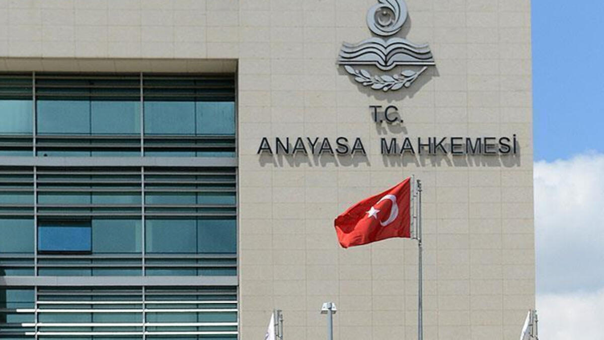 AYM, TEOG BİRİNCİLERİNE DİKKAT ÇEKTİ | EĞİTİM İŞ