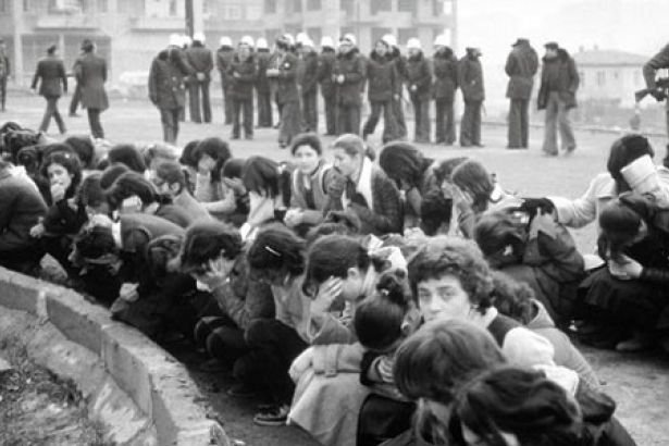 12 EYLÜL DARBESİ`NİN ZİHNİYETİ İKTİDARDA! | EĞİTİM İŞ