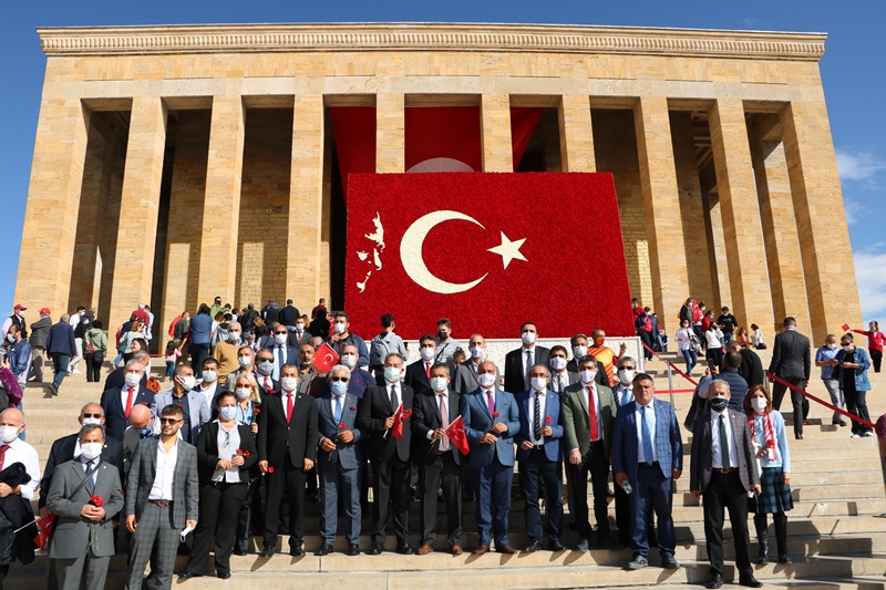 CUMHURİYET SEVDAMIZ YASAK TANIMADI | EĞİTİM İŞ