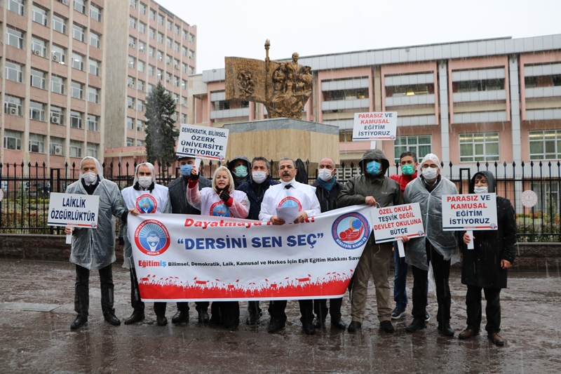 SEÇMELİ DERSLERLE İLGİLİ DAYATMAYI MEB ÖNÜNDE PROTESTO ETTİK | EĞİTİM İŞ