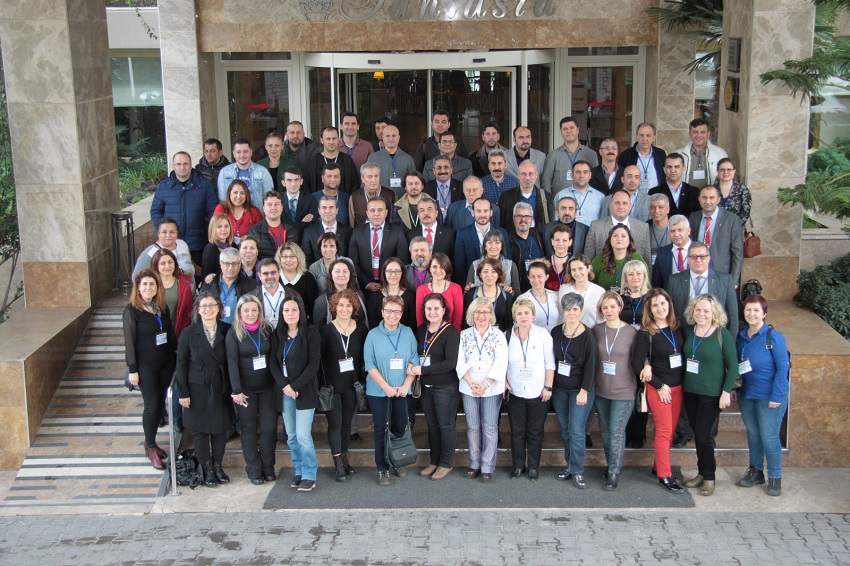 İZMİR ŞUBELERİ YÖNETİCİ VE İŞYERİ TEMSİLCİSİ EĞİTİMİ GERÇEKLEŞTİRİLDİ | EĞİTİM İŞ